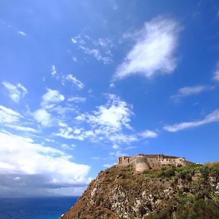 Manzoni Elements Bed and breakfast Milazzo